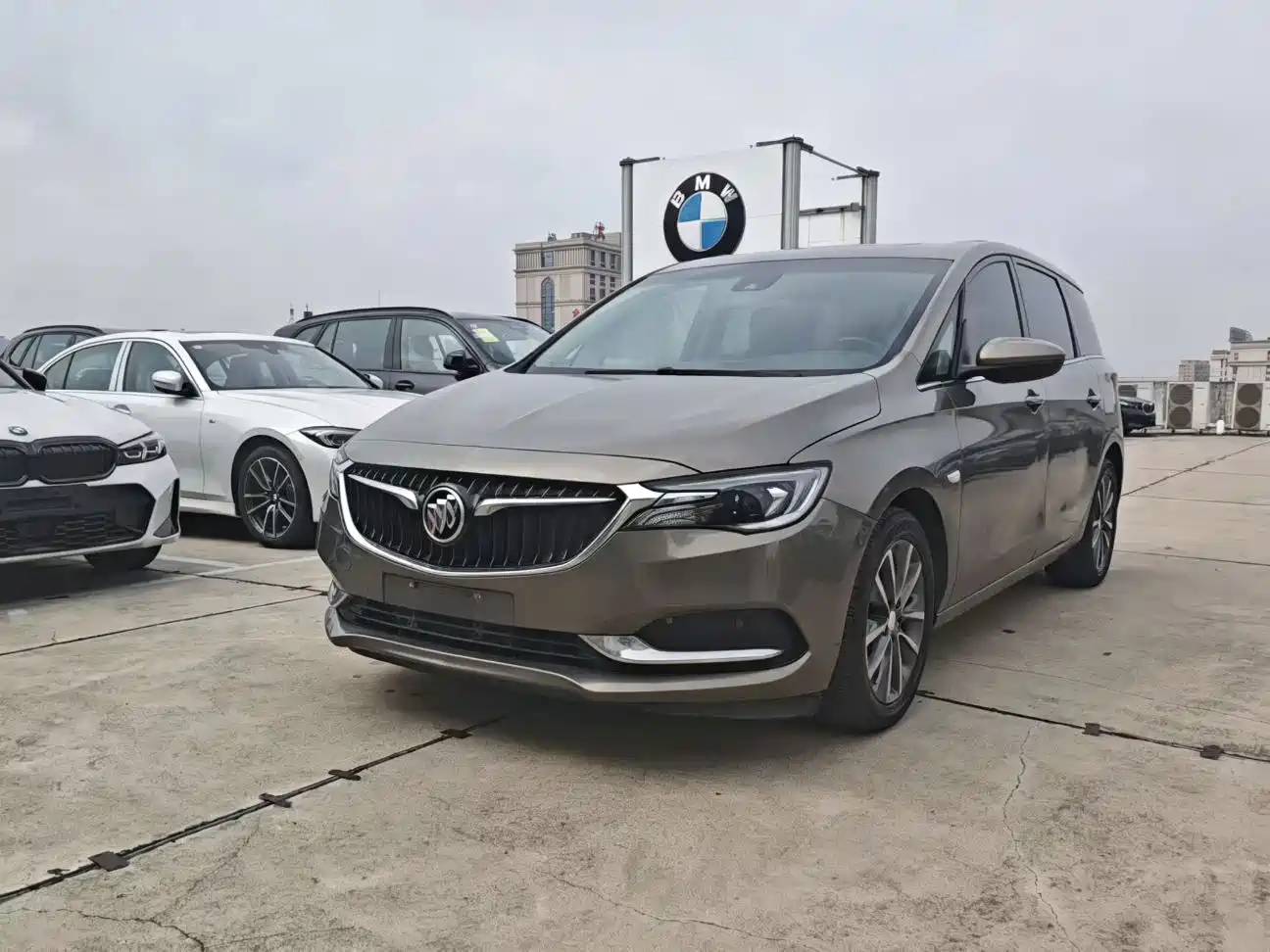 Buick GL6 2018 18T 6-Seater Premium