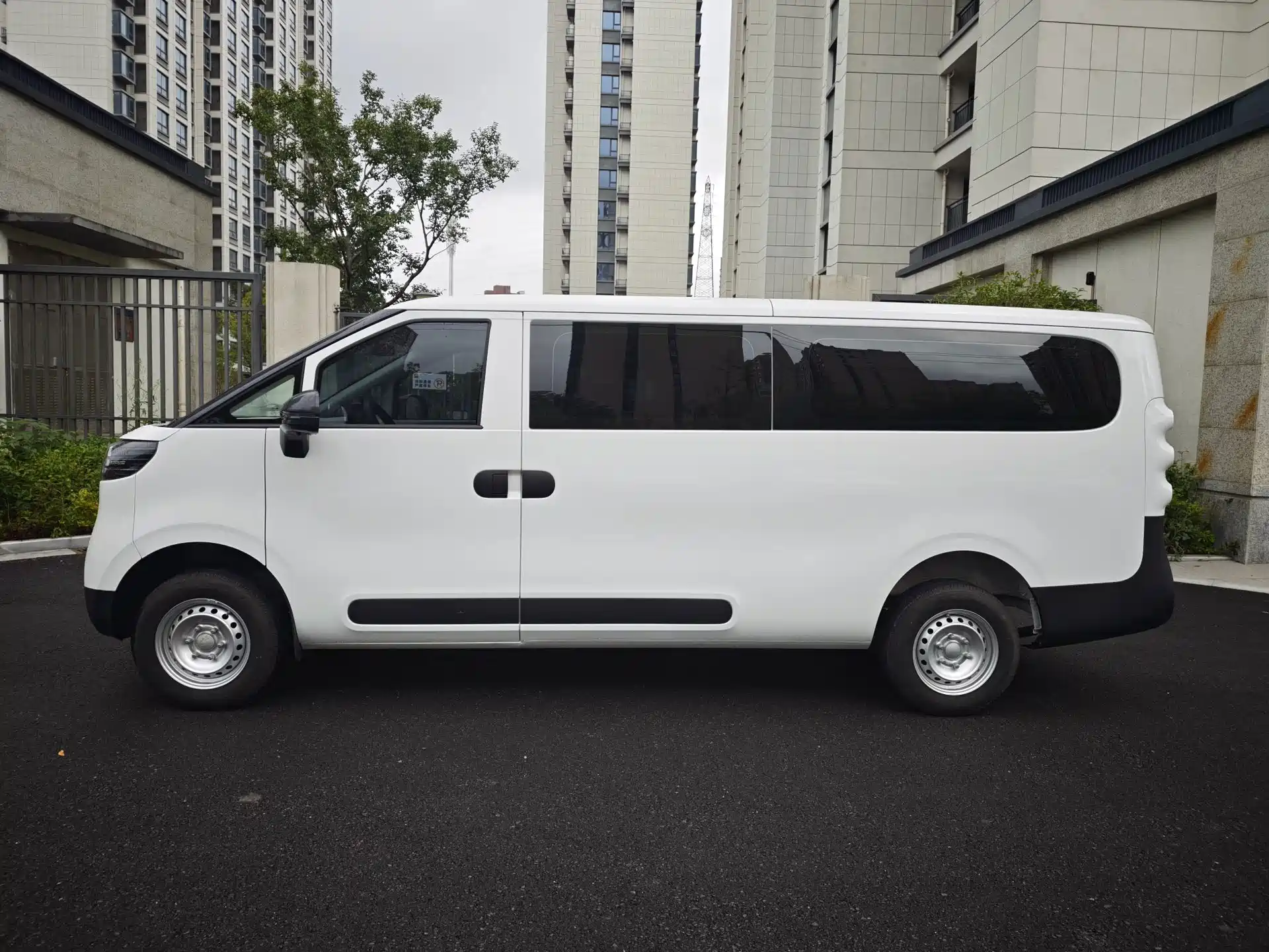 Фото 13 - Maxus Dana V1
