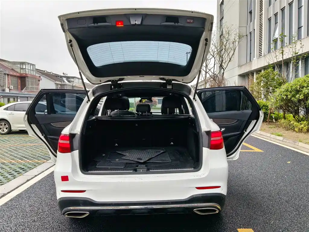Mercedes-Benz GLC 2018 Facelift GLC 260 4MATIC Luxury фото 12