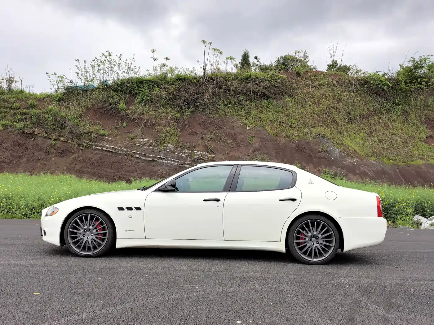 Maserati Quattroporte 2012 2010 4.7L Sport Edition