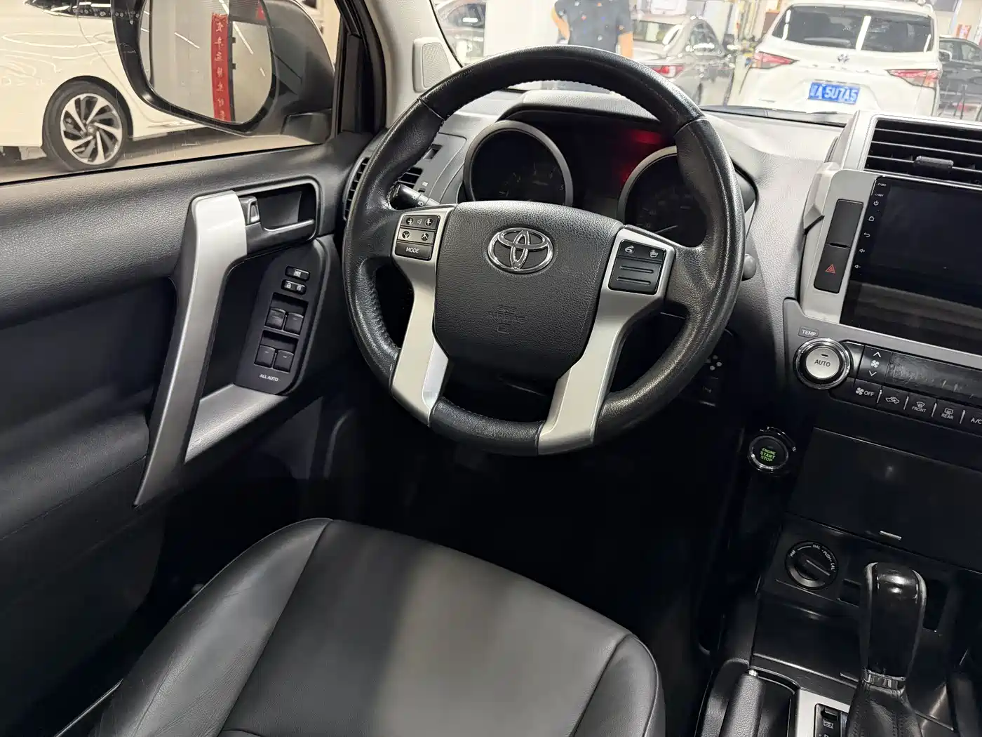 Toyota Prado (Import) 2014 2.7L Automatic Standard Edition фото 10