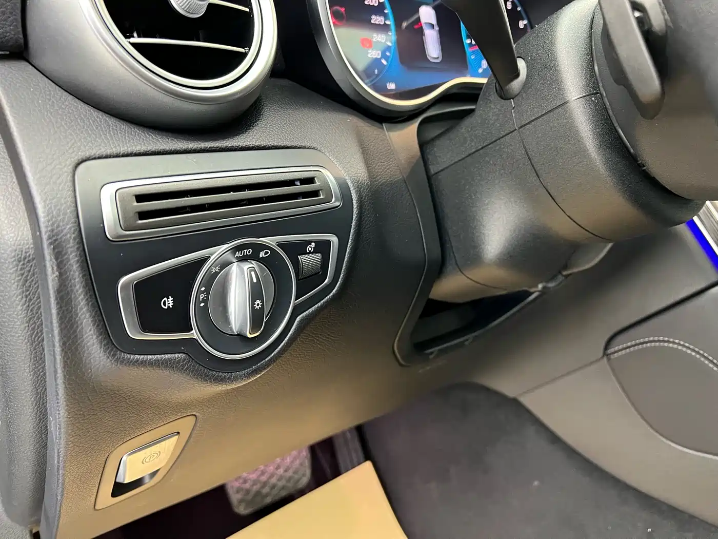 Mercedes-Benz GLC 2020 Facelift GLC 260 L 4MATIC Luxury фото 6