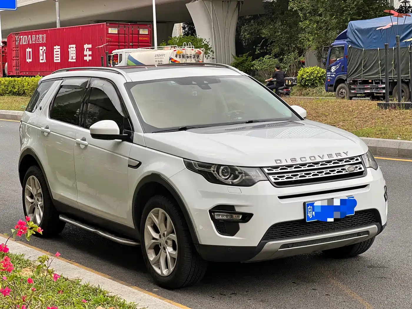 Land Rover Discovery Sport 2016 2.0T HSE фото 3