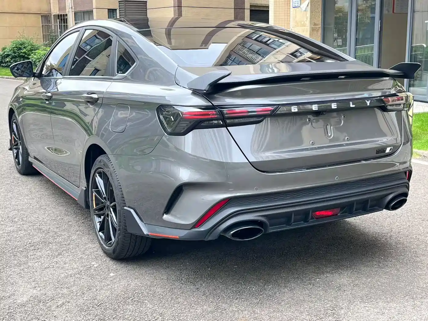 Фото 9 - Geely Binrui
