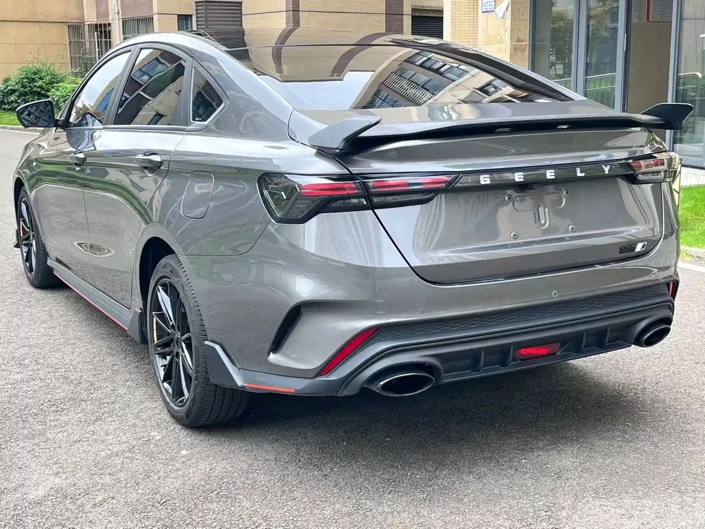 Фото 9 - Geely Binrui