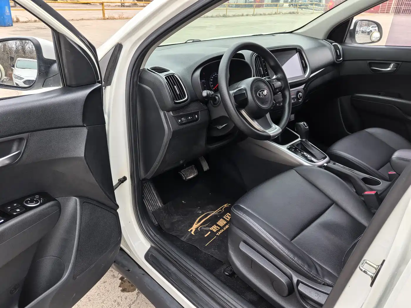 Kia KX3 Smart Run 2015 1.6L Automatic 2WD DLX фото 10