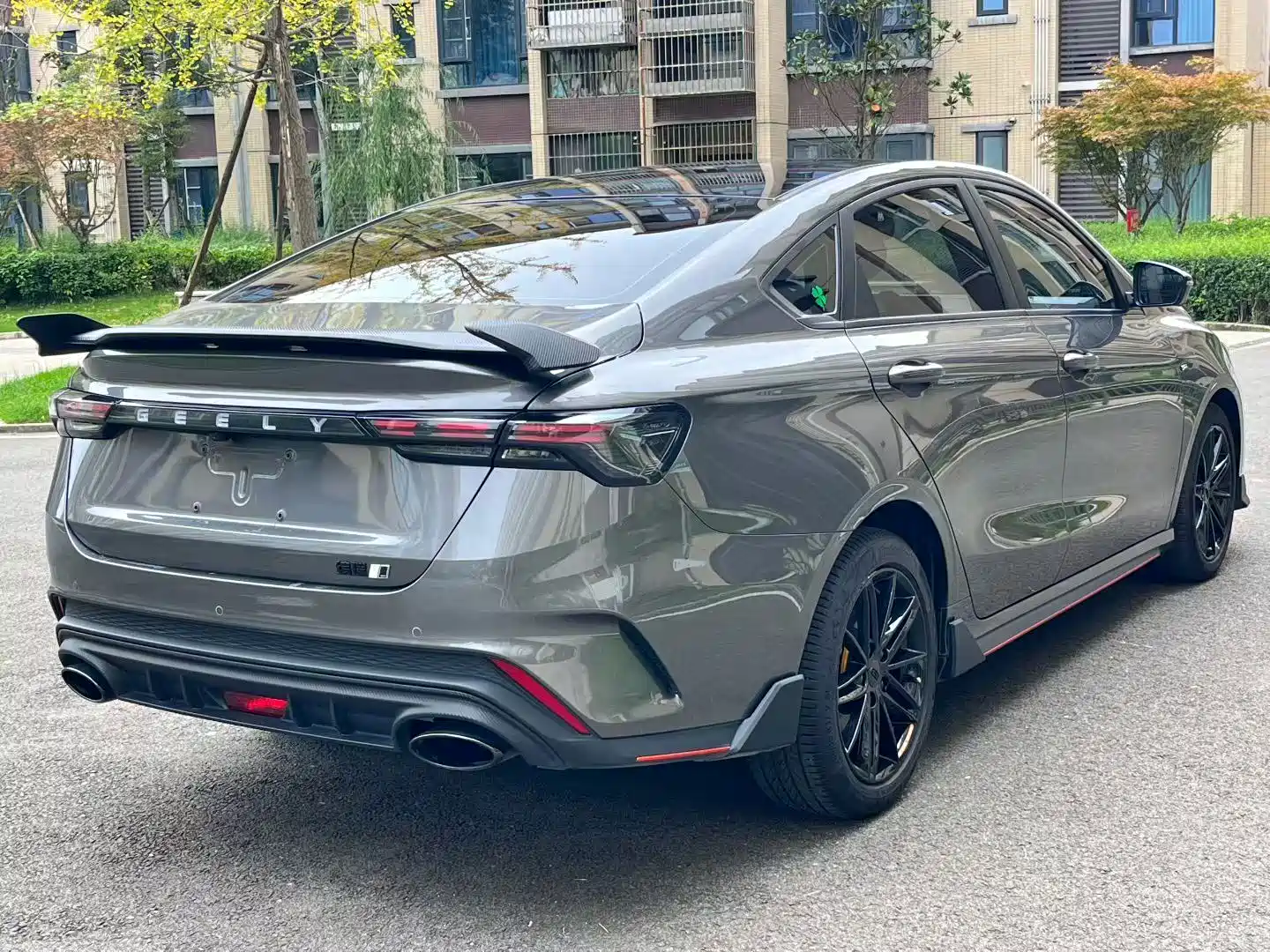 Фото 7 - Geely Binrui