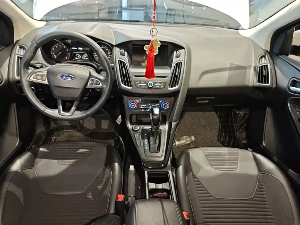 Фото 6 - Ford Focus