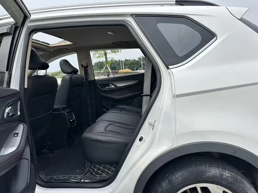 Baojun 560 2017 2016 1.8L iAMT Luxury