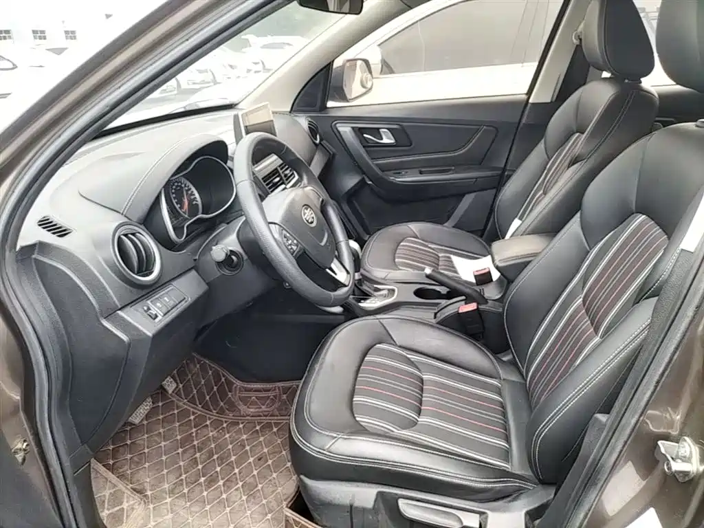 Besturn X40 2018 2017 1.6L Automatic Luxury