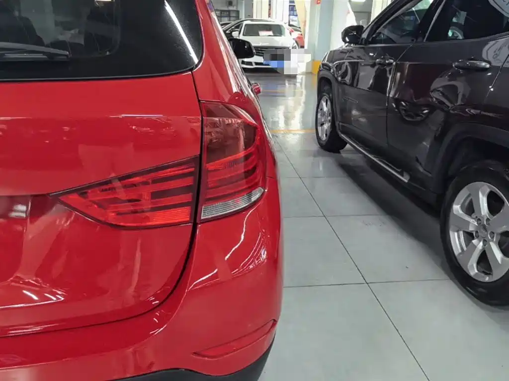 BMW X1 2013 sDrive18i Leading фото 8