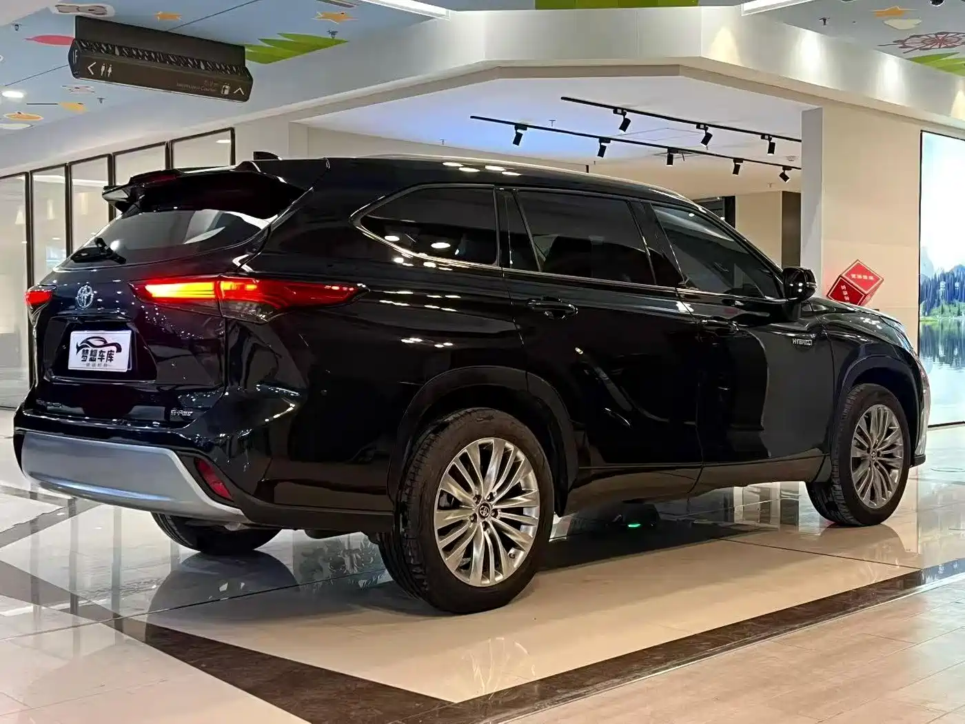 TOYOTA HIGHLANDER
