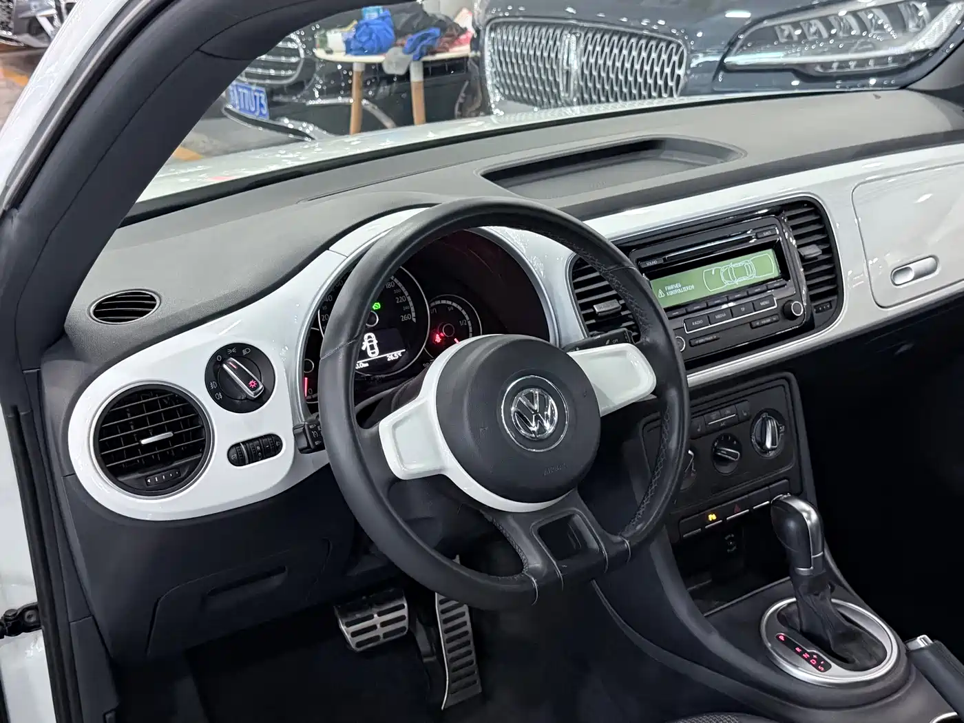 Volkswagen Beetle 2015 180TSI фото 5