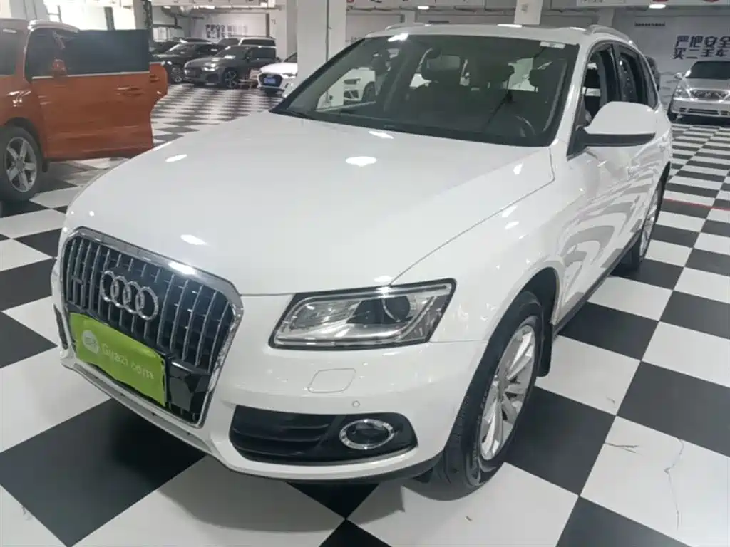 Audi Q5 2015 40 TFSI Technology фото 2