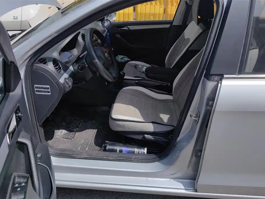 Volkswagen Jetta 2015 Value Edition 1.6L Manual Comfort фото 9