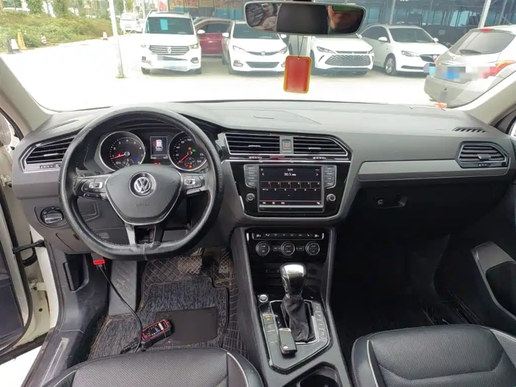 Volkswagen Tiguan L 2018 330TSI Automatic 2WD Flagship Edition фото 12