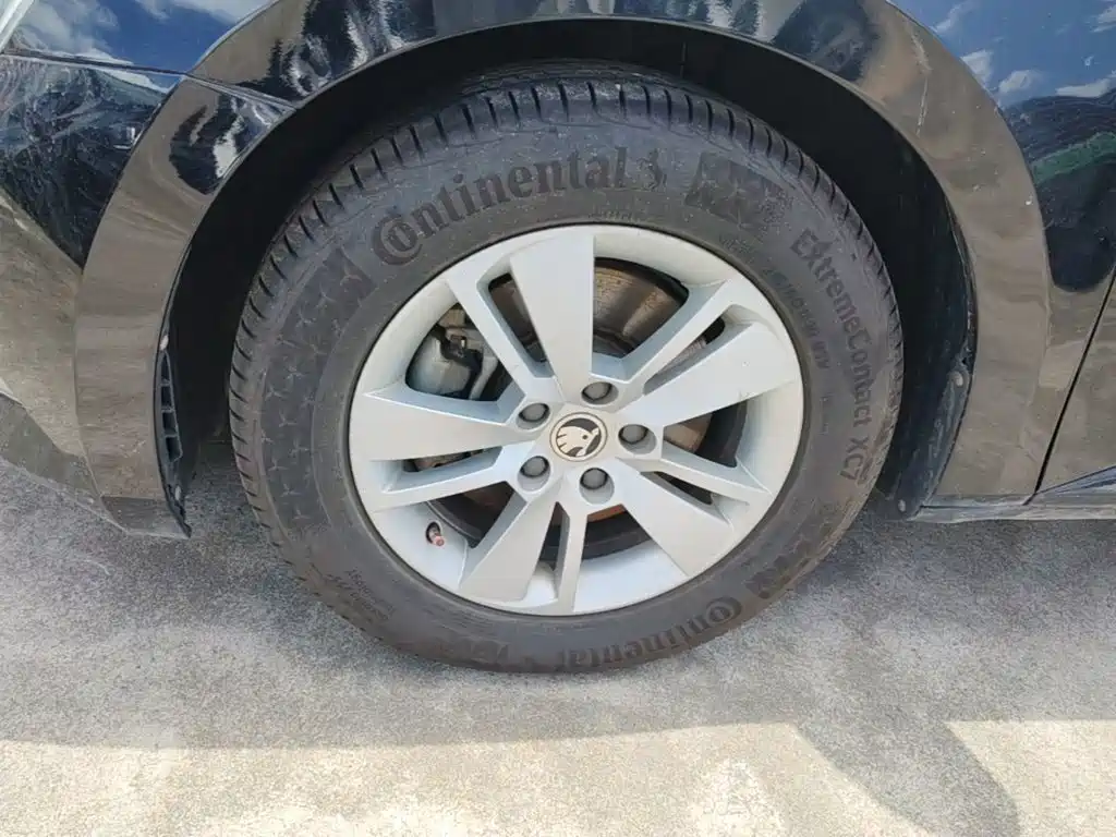 Photo 23 - Škoda Superb