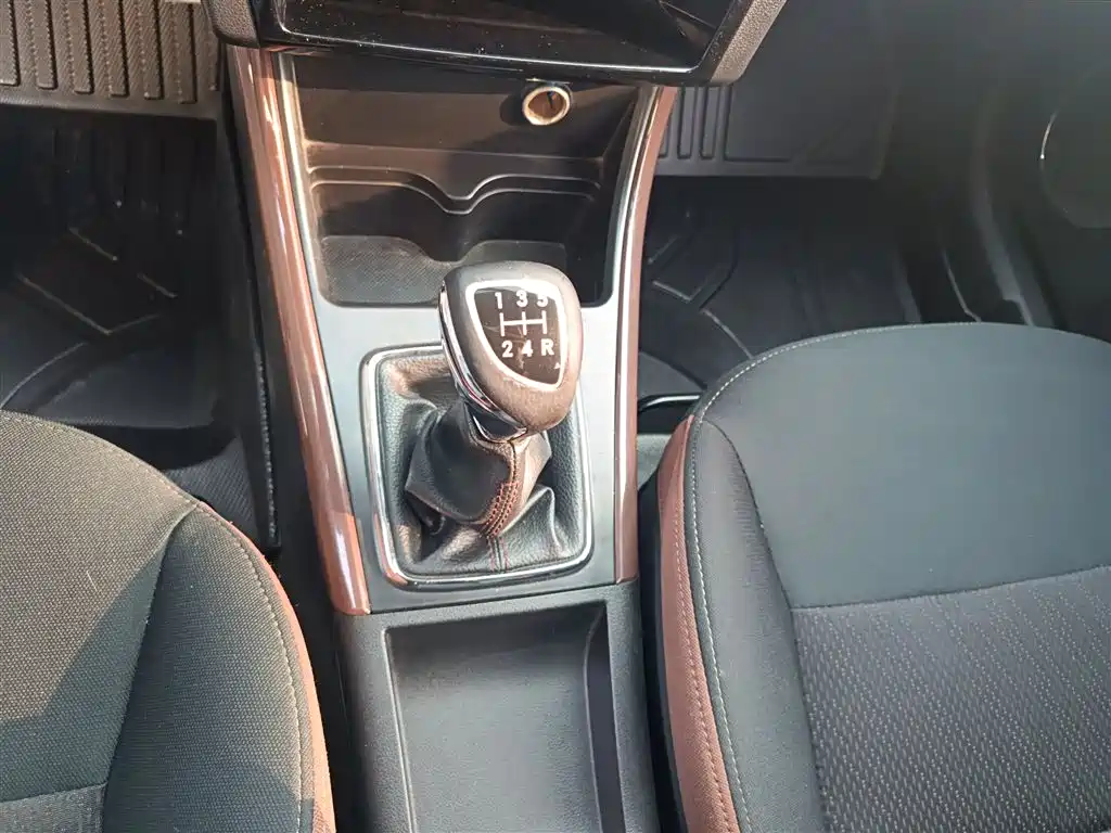 BAIC Changhe Q25 2016 2016 1.5L Manual Lehui Edition