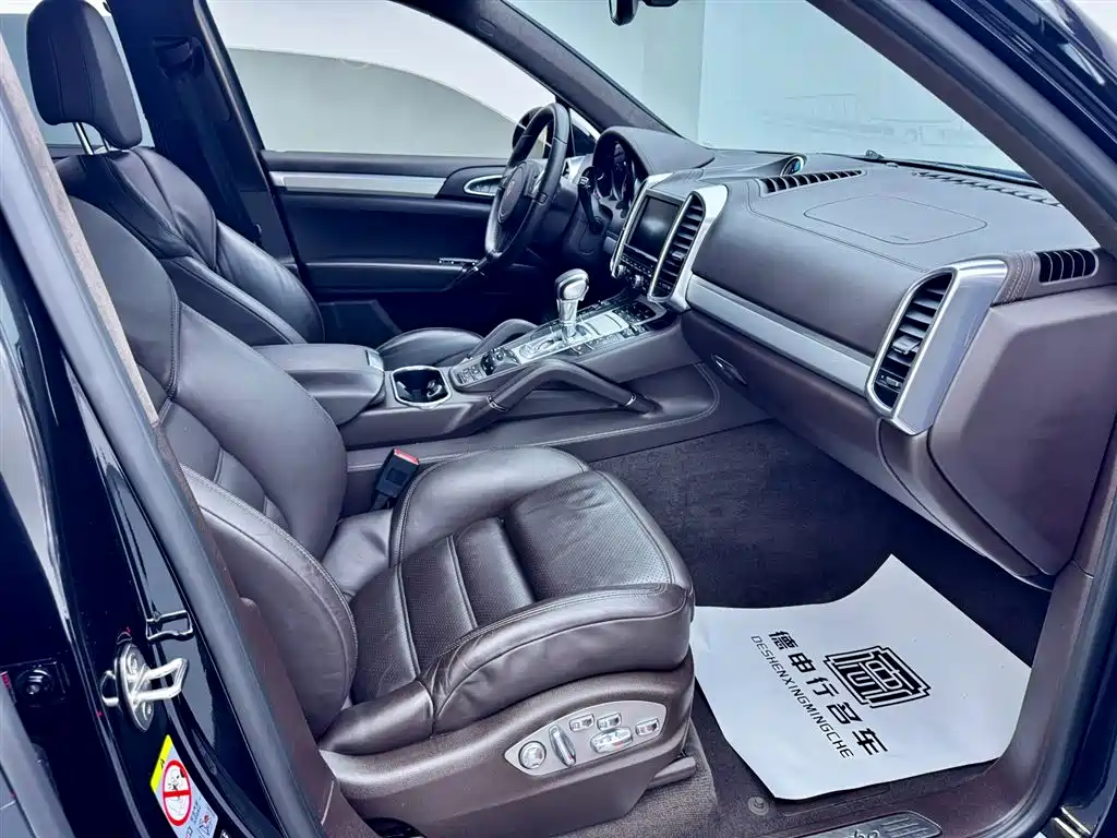 Porsche Cayenne 2011 Cayenne Turbo 4.8T фото 19