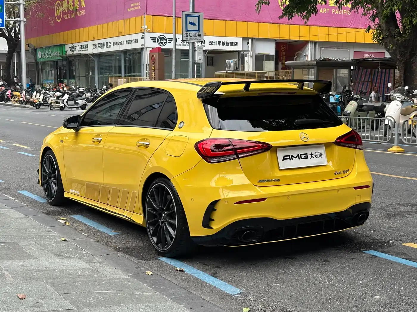 Mercedes-Benz A-Class AMG (Import) 2023 AMG A 35 4MATIC Sun Edition фото 14