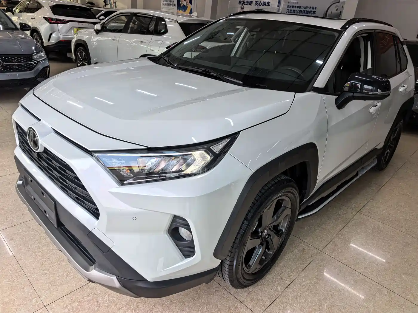 Toyota RAV4 Rongfang 2022 2.0L CVT 4WD Premium Edition