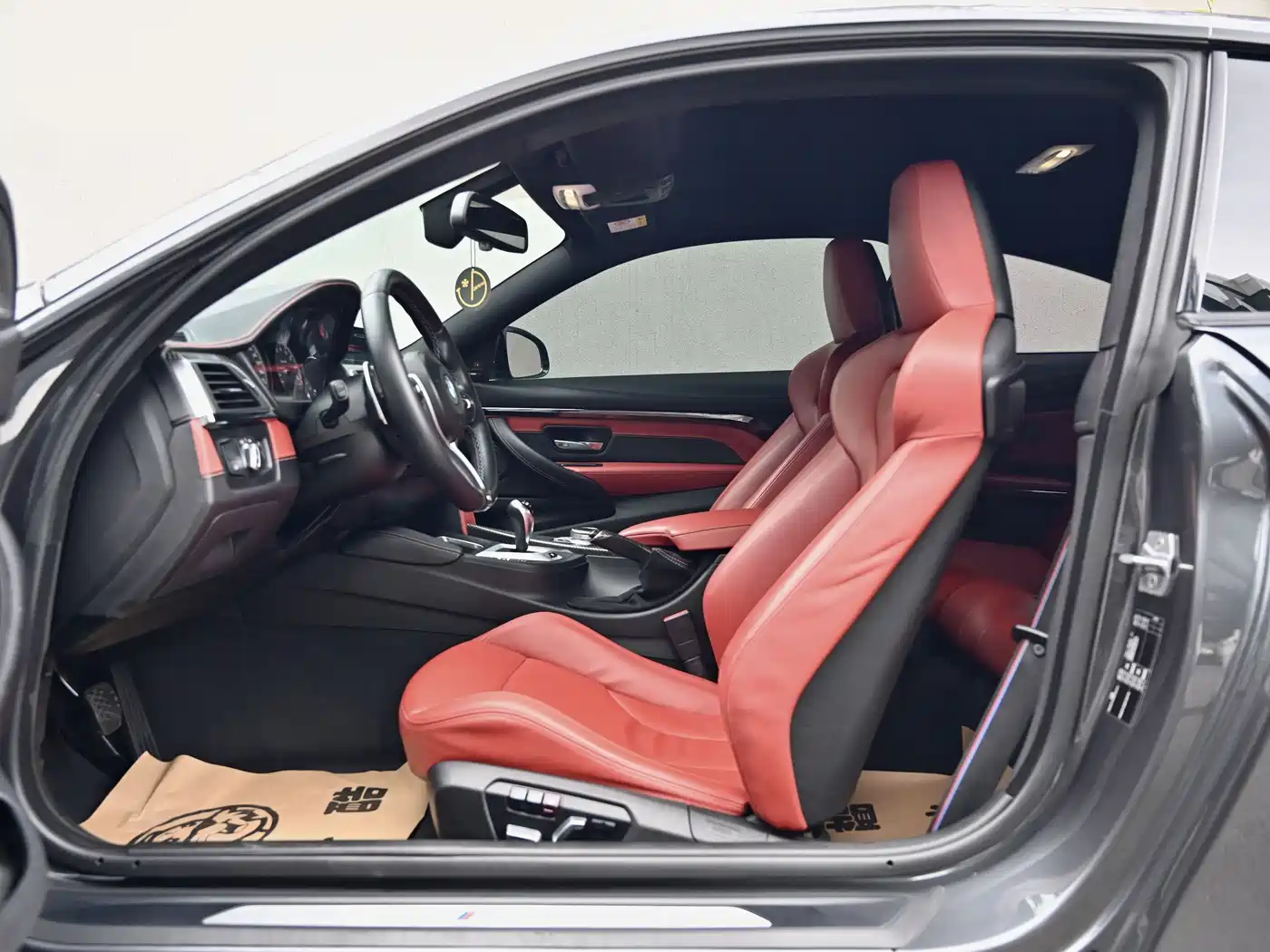 BMW M4 2016 M4 Coupe Racing Limited Edition фото 8
