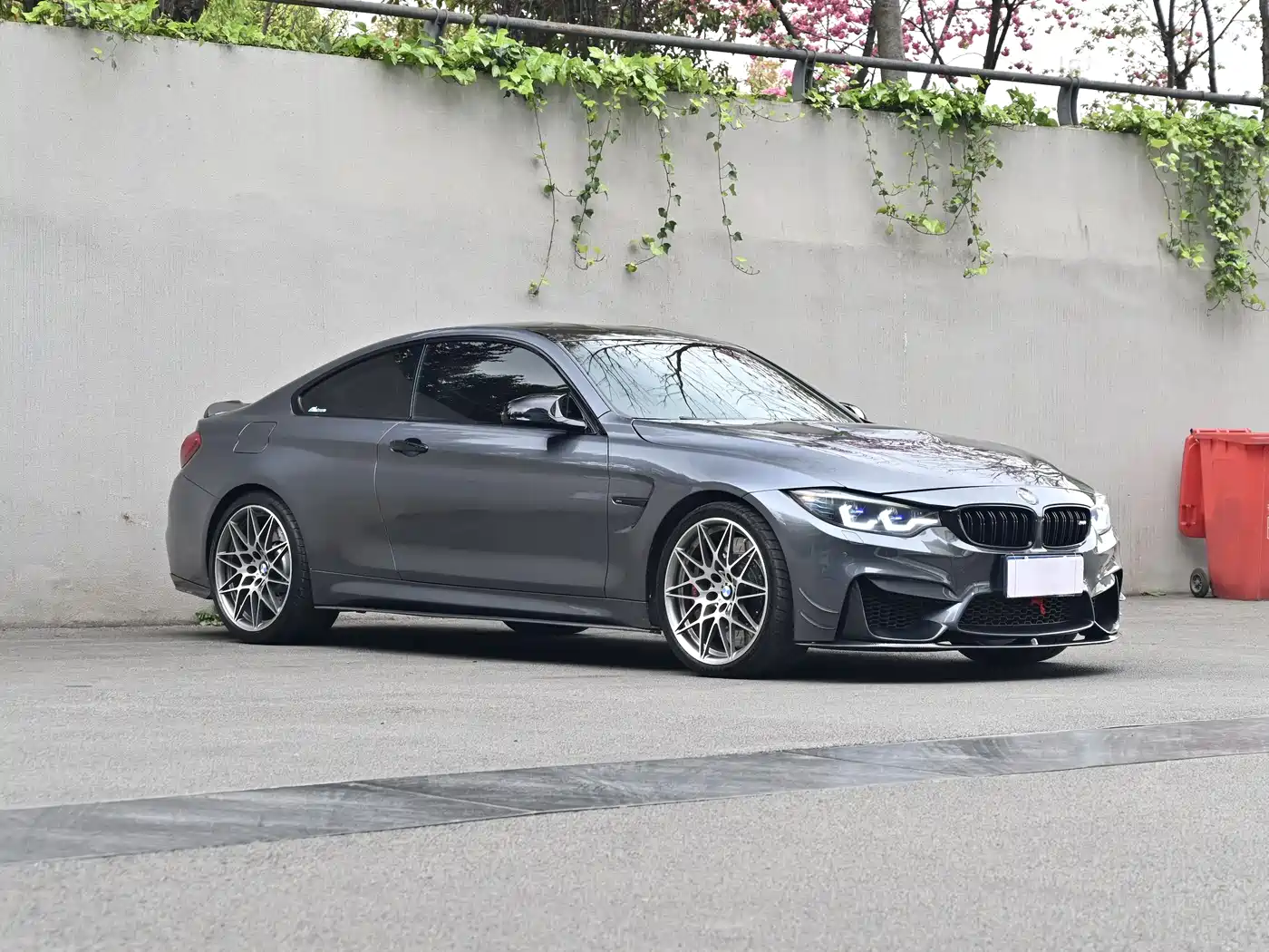 BMW M4 2016 M4 Coupe Racing Limited Edition фото 3