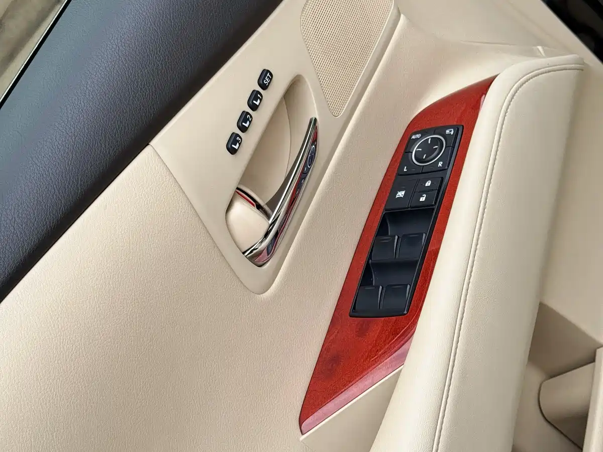 Lexus RX Classic 2009 Model 350 Premium Edition фото 21