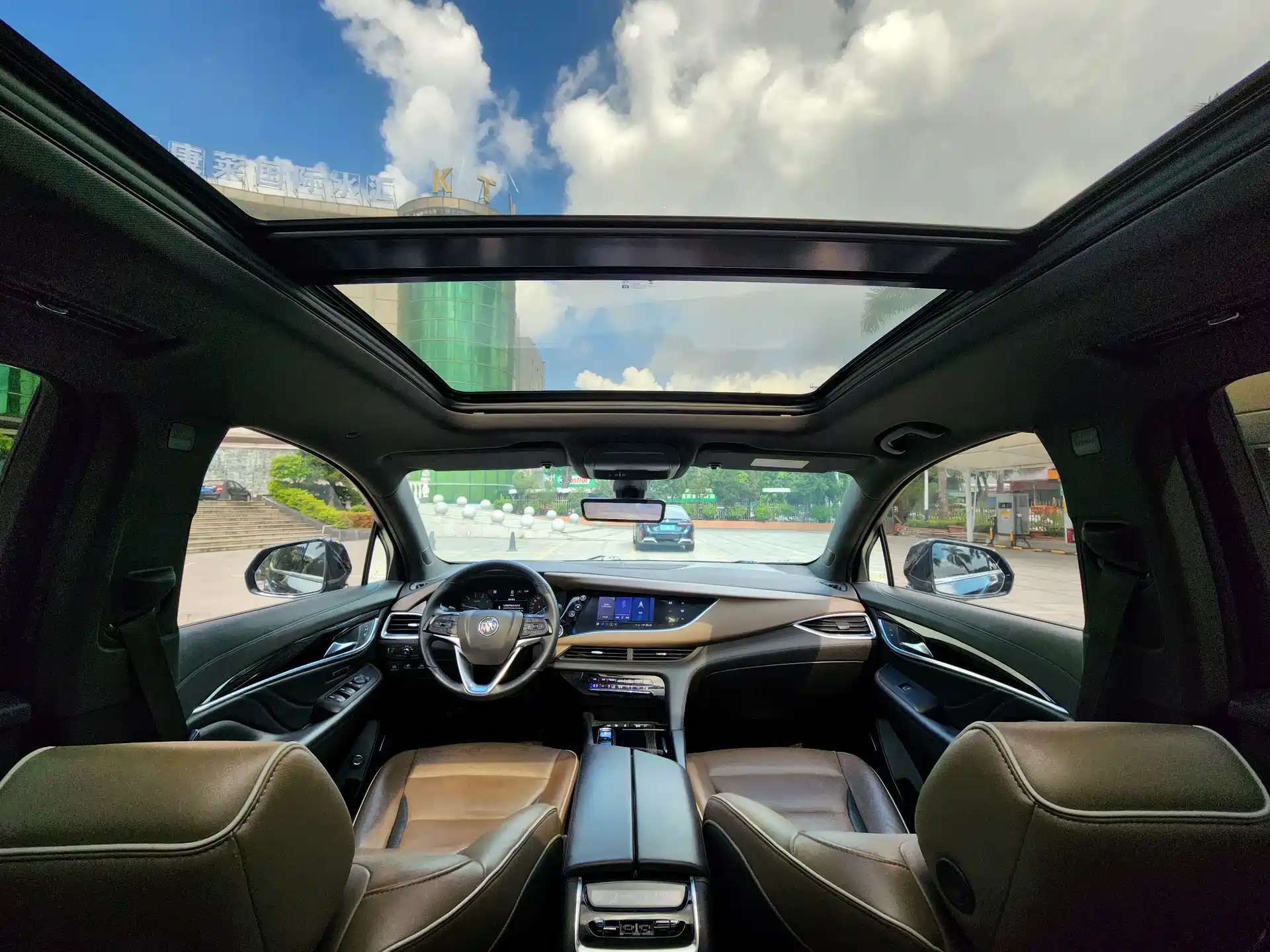 Photo 15 - Buick Enclave
