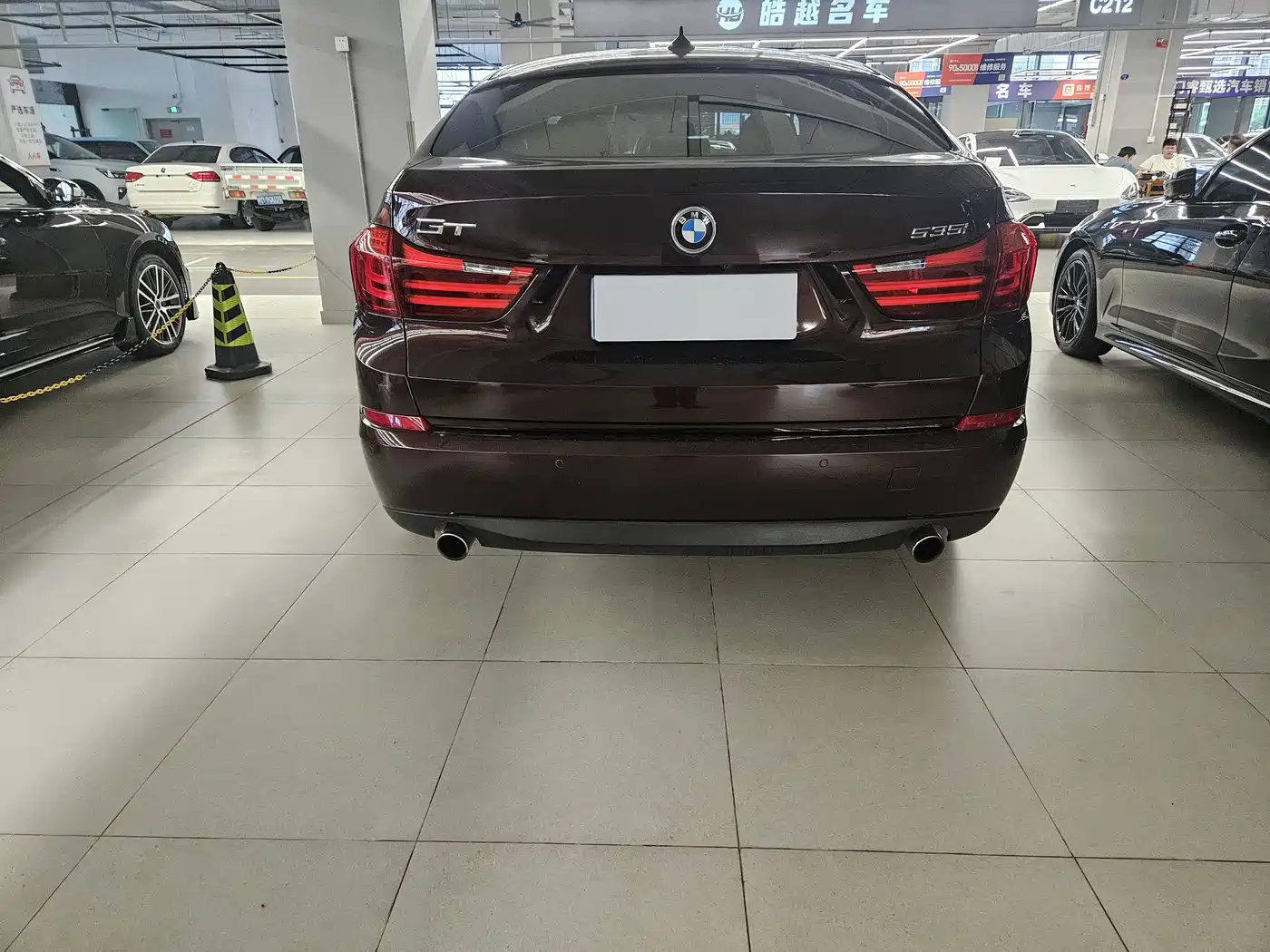 BMW 5 Series GT 2014 535i Leading фото 8