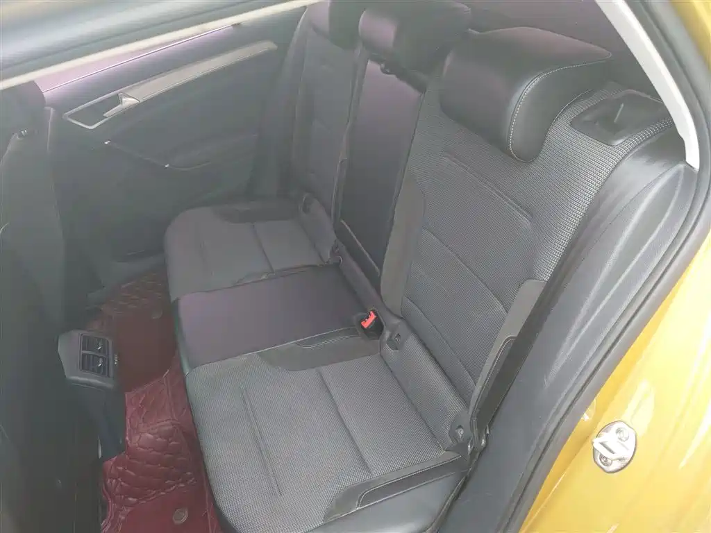 Volkswagen Golf 2018 1.6L Automatic Comfort фото 8