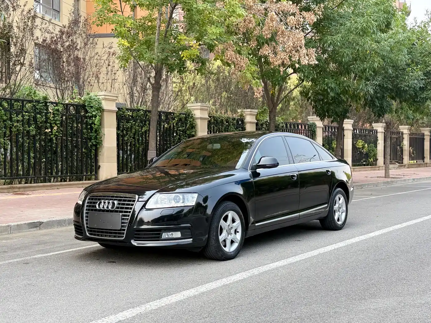 Photo 2 - Audi A6L