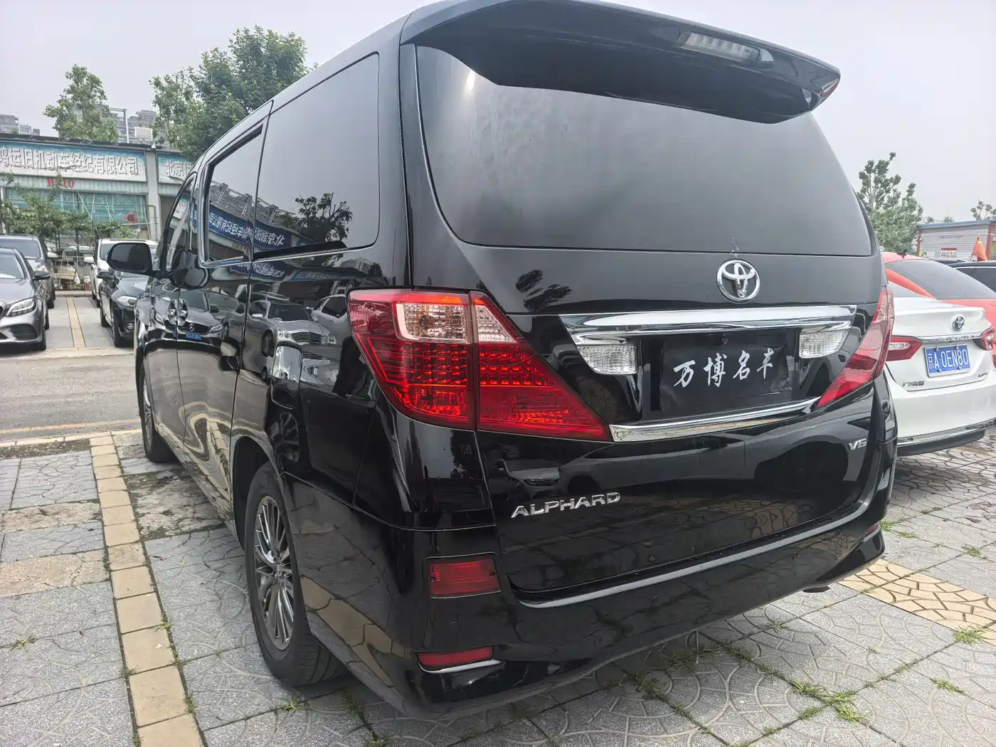 Toyota Alphard 2012 3.5L Luxury Edition фото 10