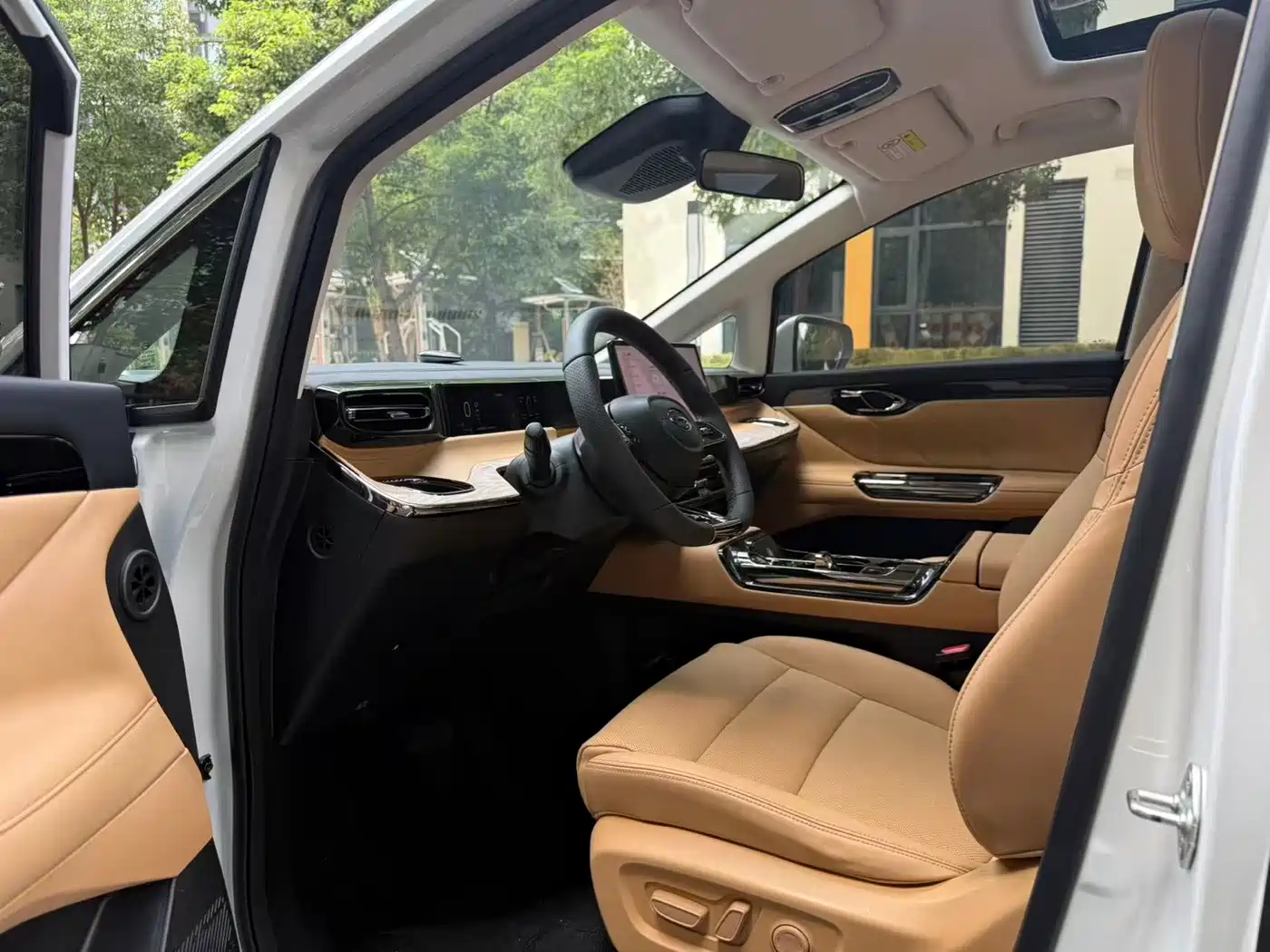 2025 GAC Trumpchi Trumpchi E8 NEV