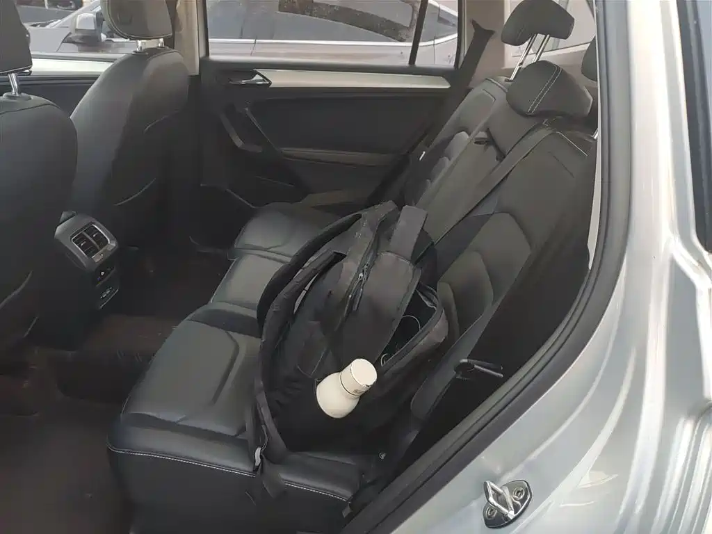 Volkswagen Tiguan L 2018 Facelift 330TSI Automatic 2WD Luxury Edition фото 14