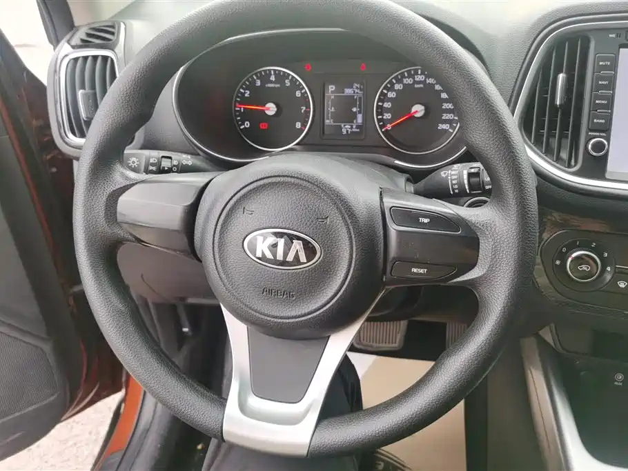 Kia KX3 Smart Run 2015 1.6L Automatic 2WD DLX фото 15