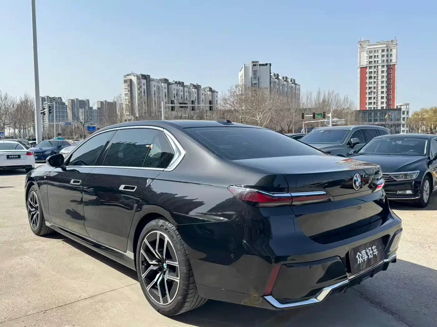BMW 7 Series 2023 Model 735Li M Sport Package фото 7