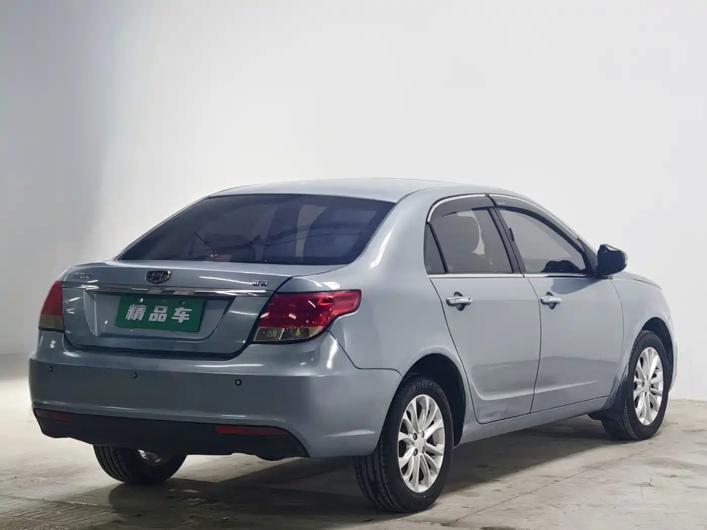 Фото 4 - Geely Vision