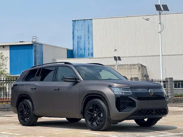 Volkswagen Teramont 2025 Teramont Pro 450TSI 4WD Summit Edition — фото 3