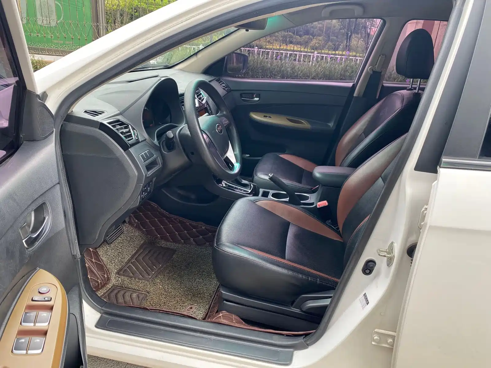 Фото 3 - BYD F3