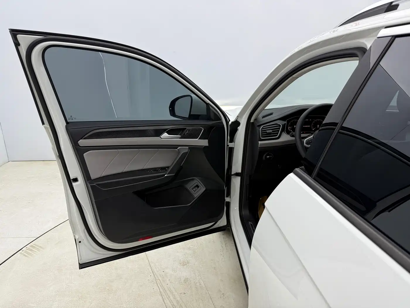 Volkswagen Tayron 2023 280TSI 2WD Luxury Plus Advanced Edition фото 22
