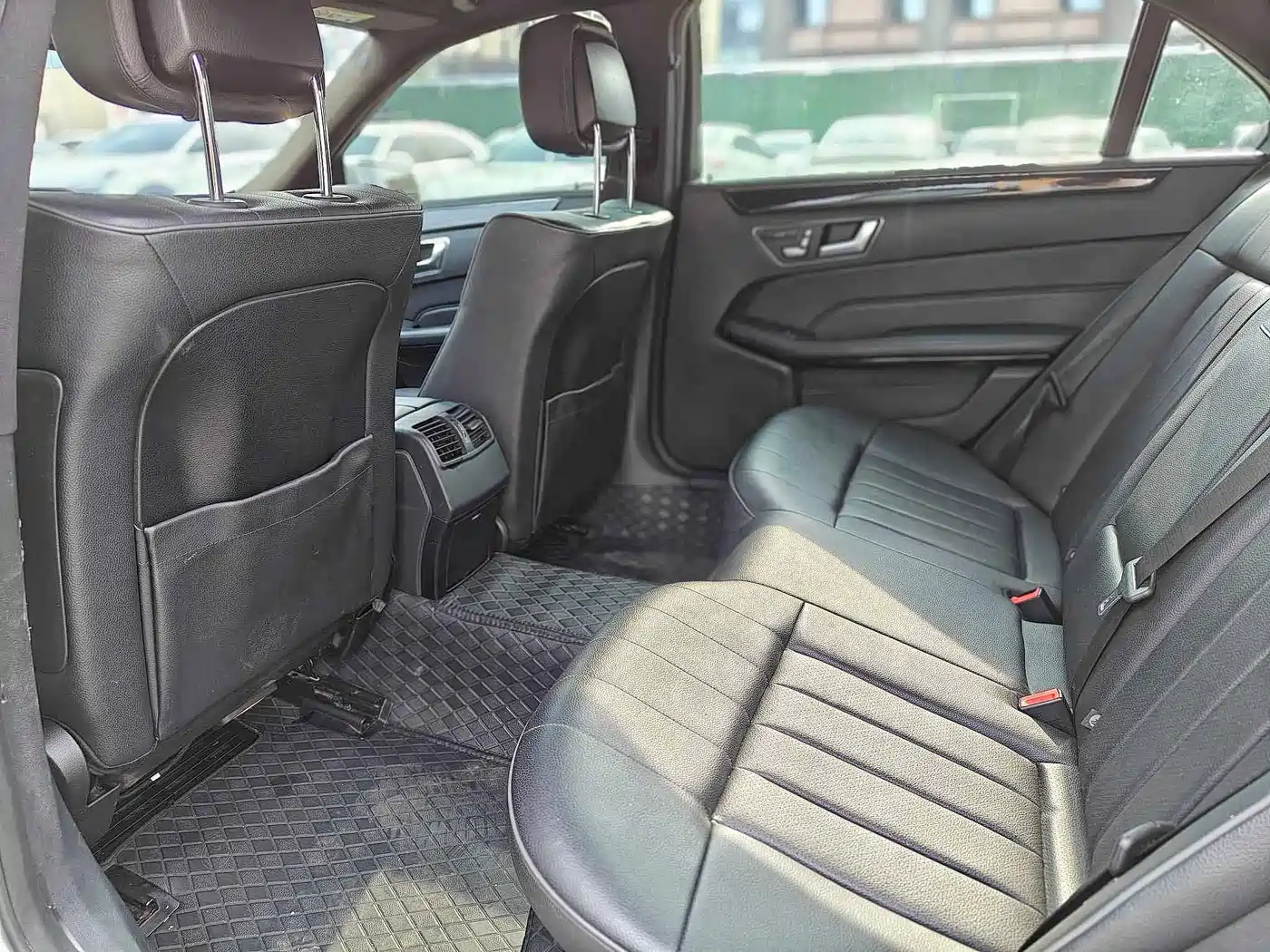 Mercedes-Benz E-Class 2015 E 260 L Sport фото 9