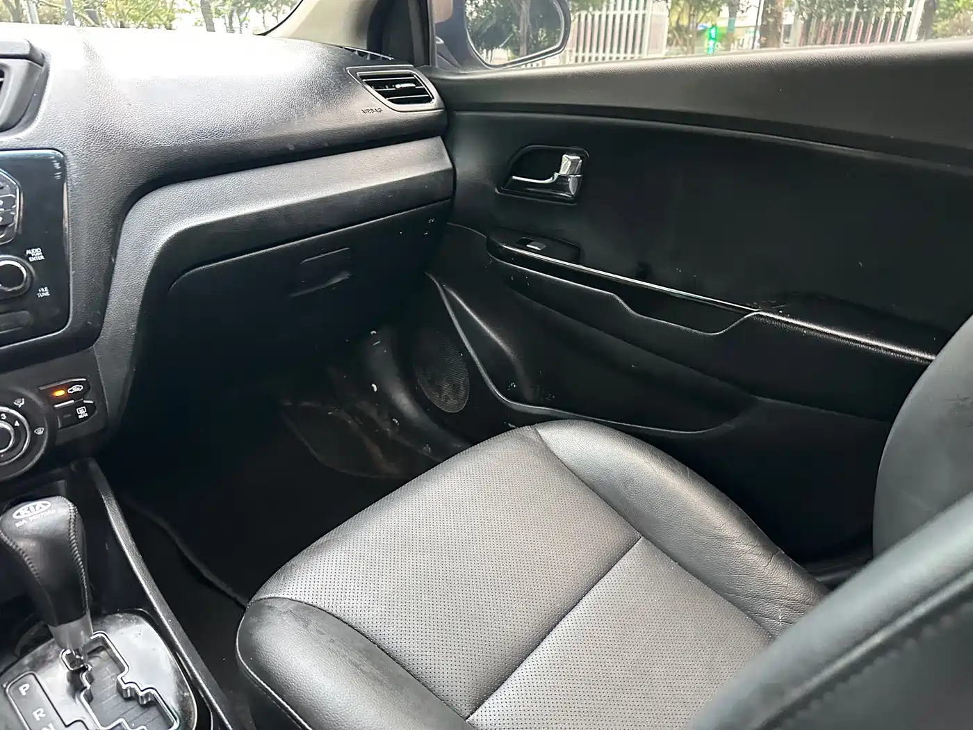 Kia K2 2012 2012 Sedan 1.6L AT Premium ECO Commemorative Edition