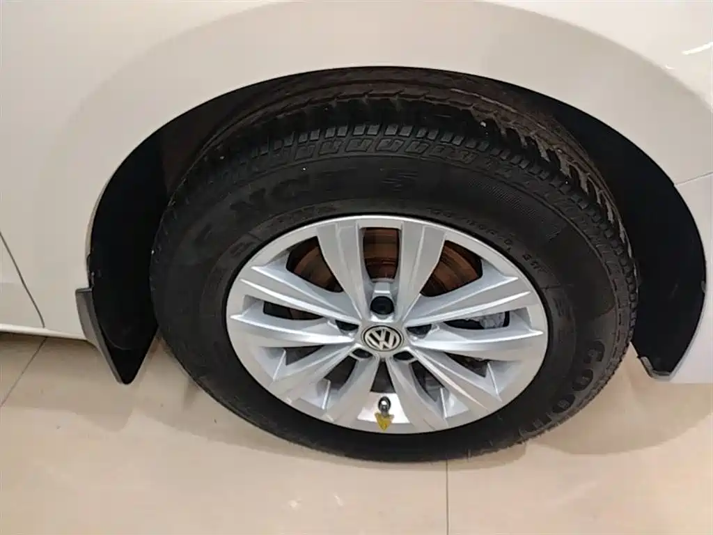 Volkswagen Bora 2018 1.5L Manual Fashion фото 23