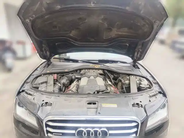 Audi A8 2011 A8L 3.0 TFSI quattro Luxury (213kW) — фото 3