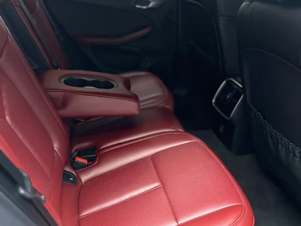Porsche Macan 2018 Macan 2.0T фото 6