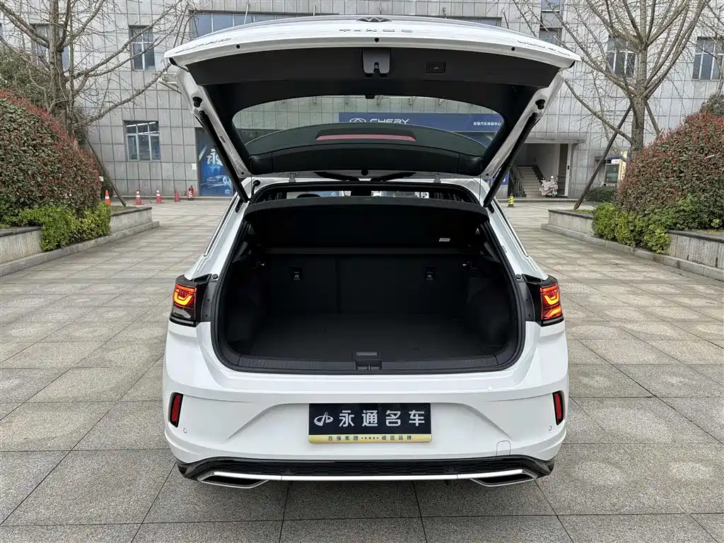 VOLKSWAGEN T-ROC EXPLORING SONGS