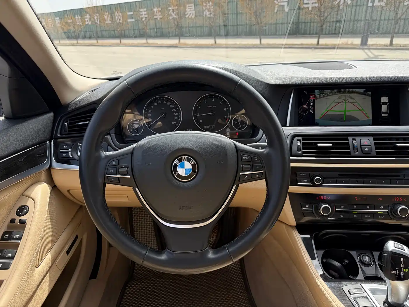 BMW 5 Series 2014 525Li Luxury Design Package фото 30