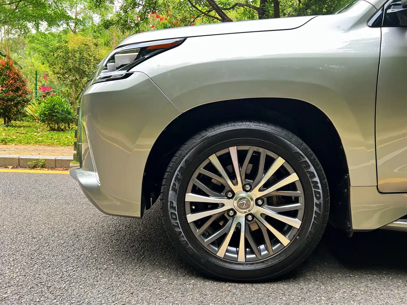Lexus LX 2017 570 Dynamic Luxury фото 18
