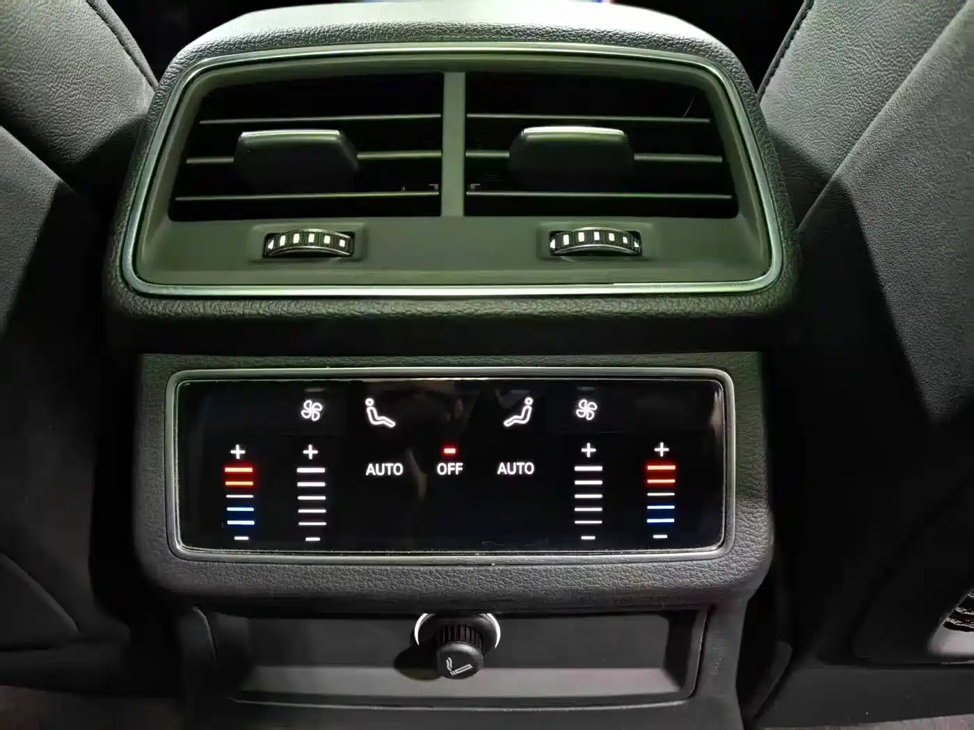 Audi A6L New Energy 2022 55 TFSI e quattro фото 12